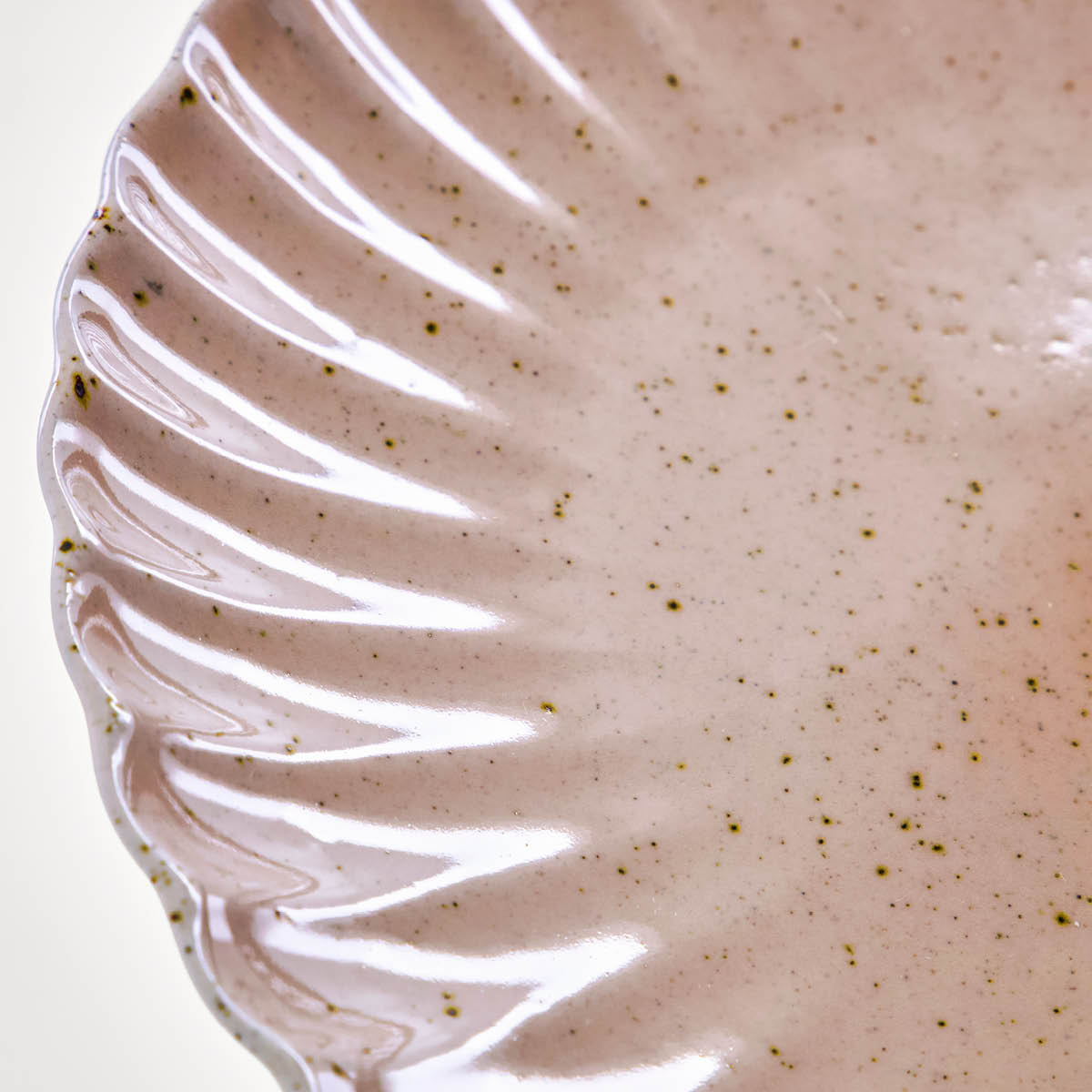 House Doctor Scallop tallrik 20 cm rosa