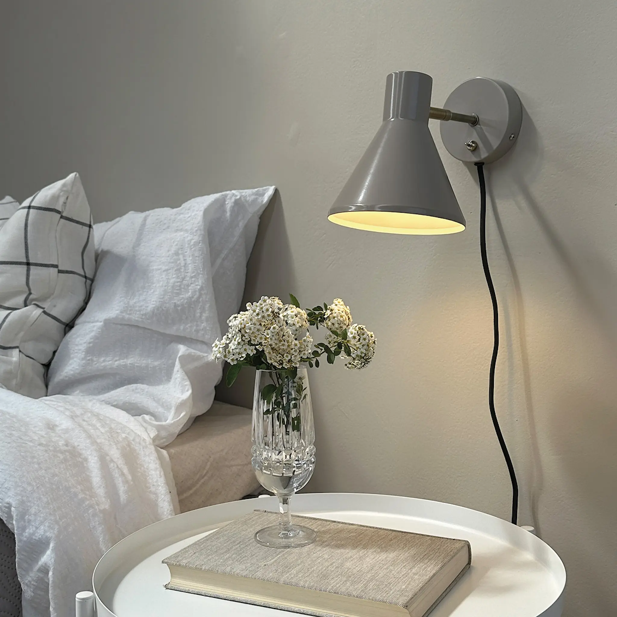 Dyberg Larsen Sleep vägglampa 17 cm beige