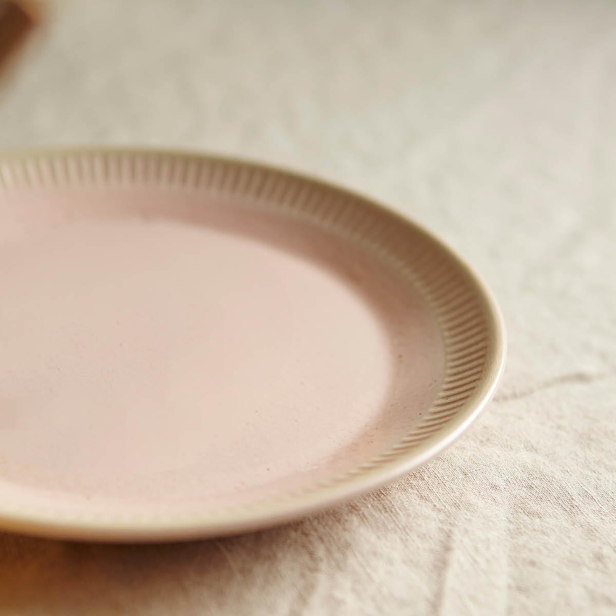 Knabstrup Keramik Colorit tallerken 22 cm rosa