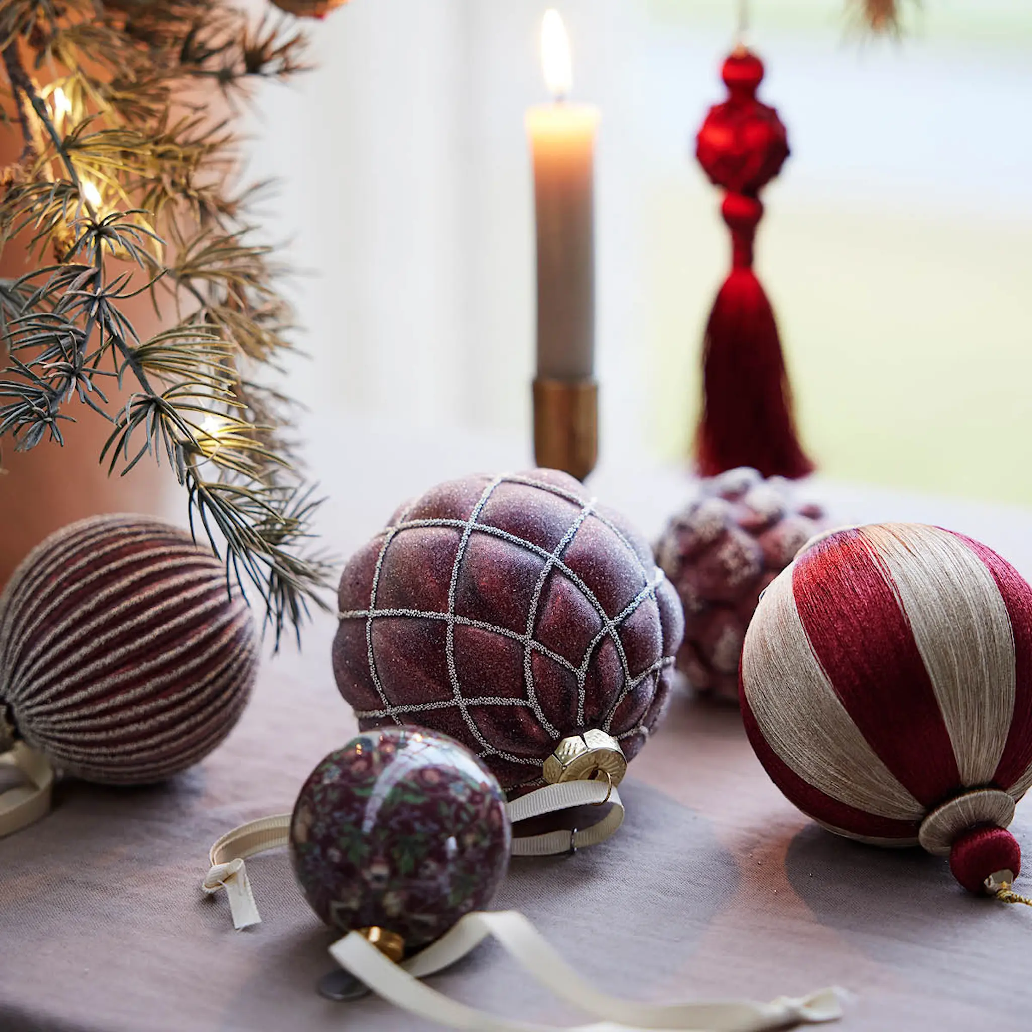 Lene Bjerre Herle julkula H6 cm mörkröd/multi