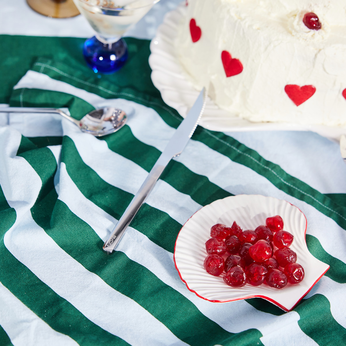 ByOn Sea collection asjett 16x13 cm shell hvit/rød