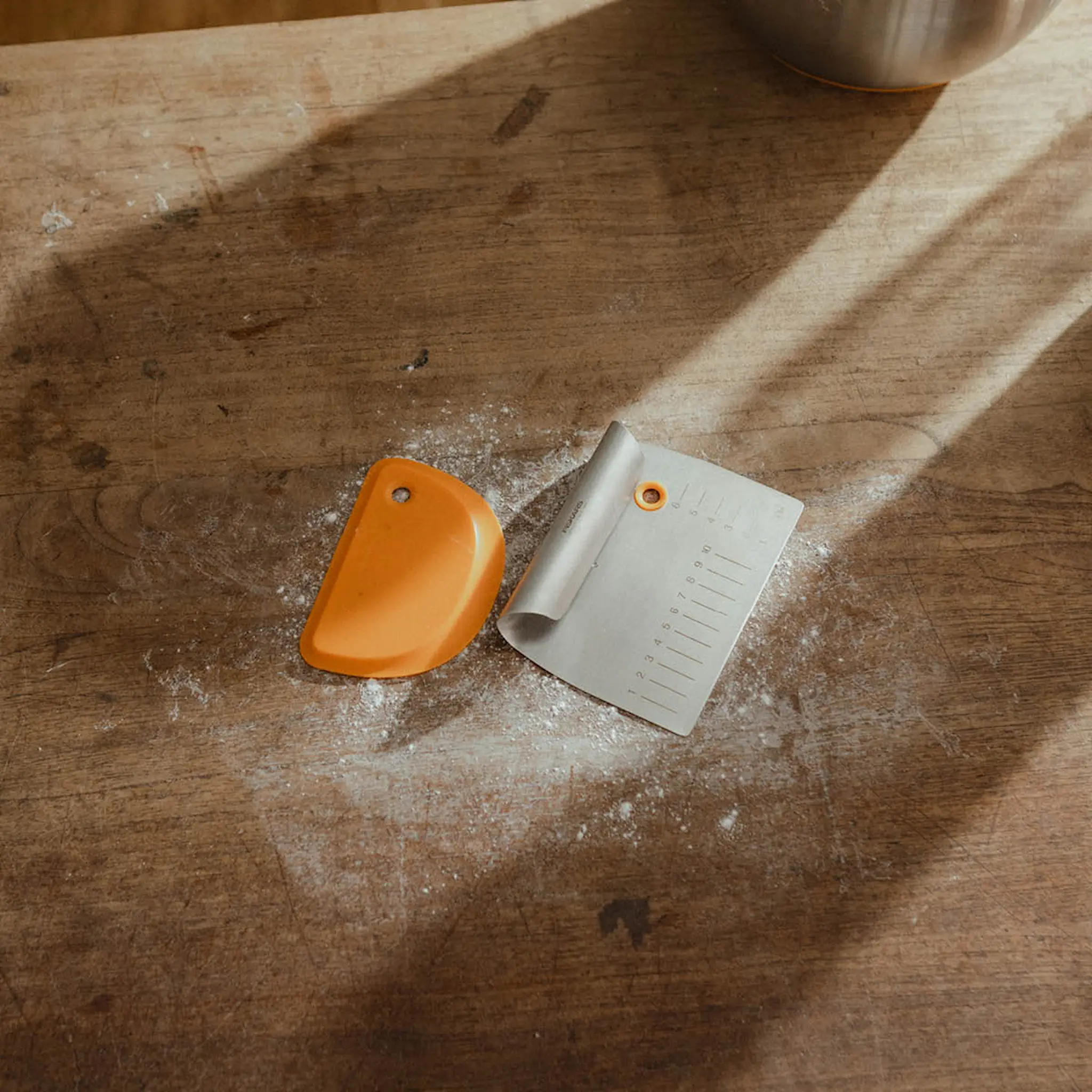 Fiskars Functional Form deigskraper 2-i-1 11,6x23 cm stål/oransje
