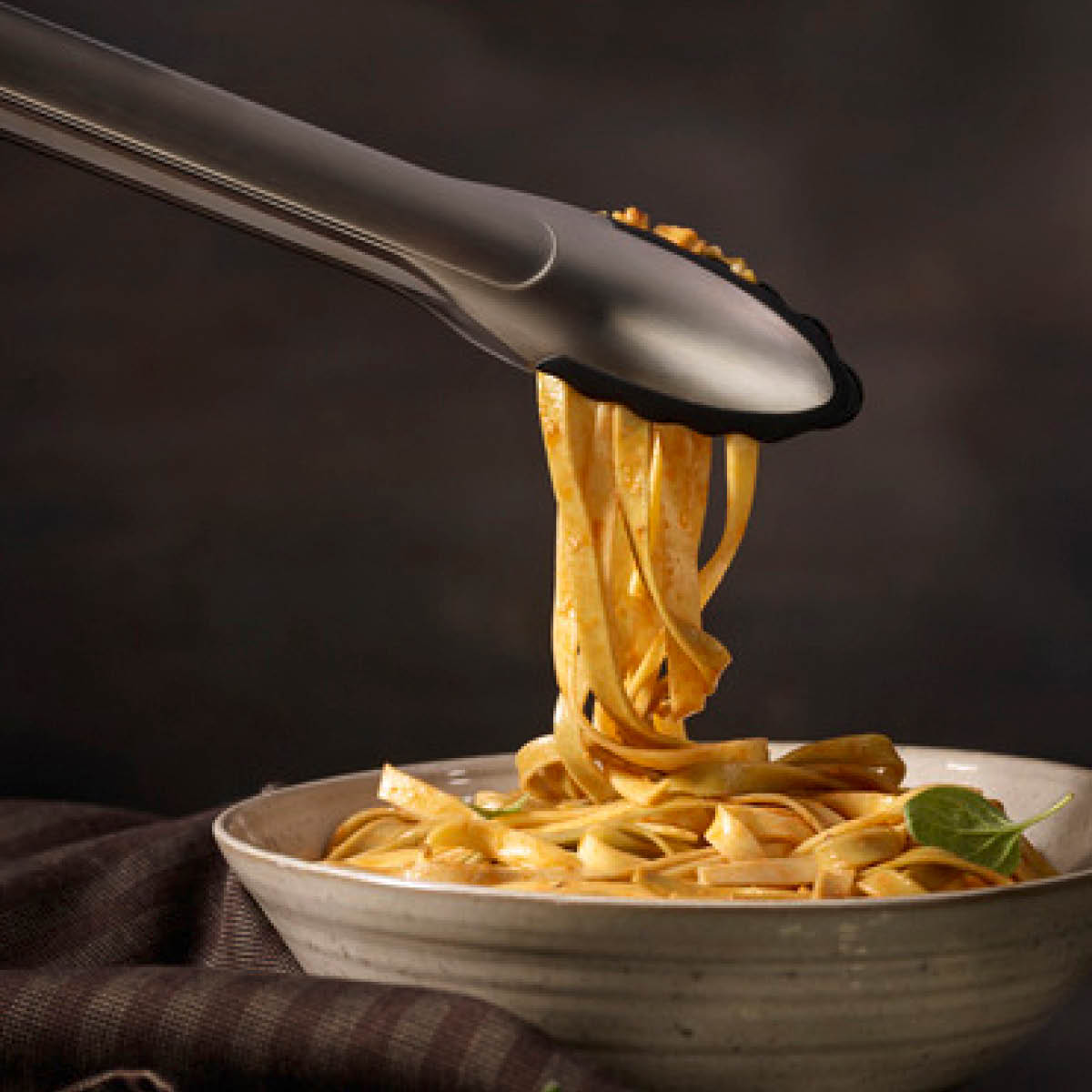 Rösle Universaltang låsbar svart/stål