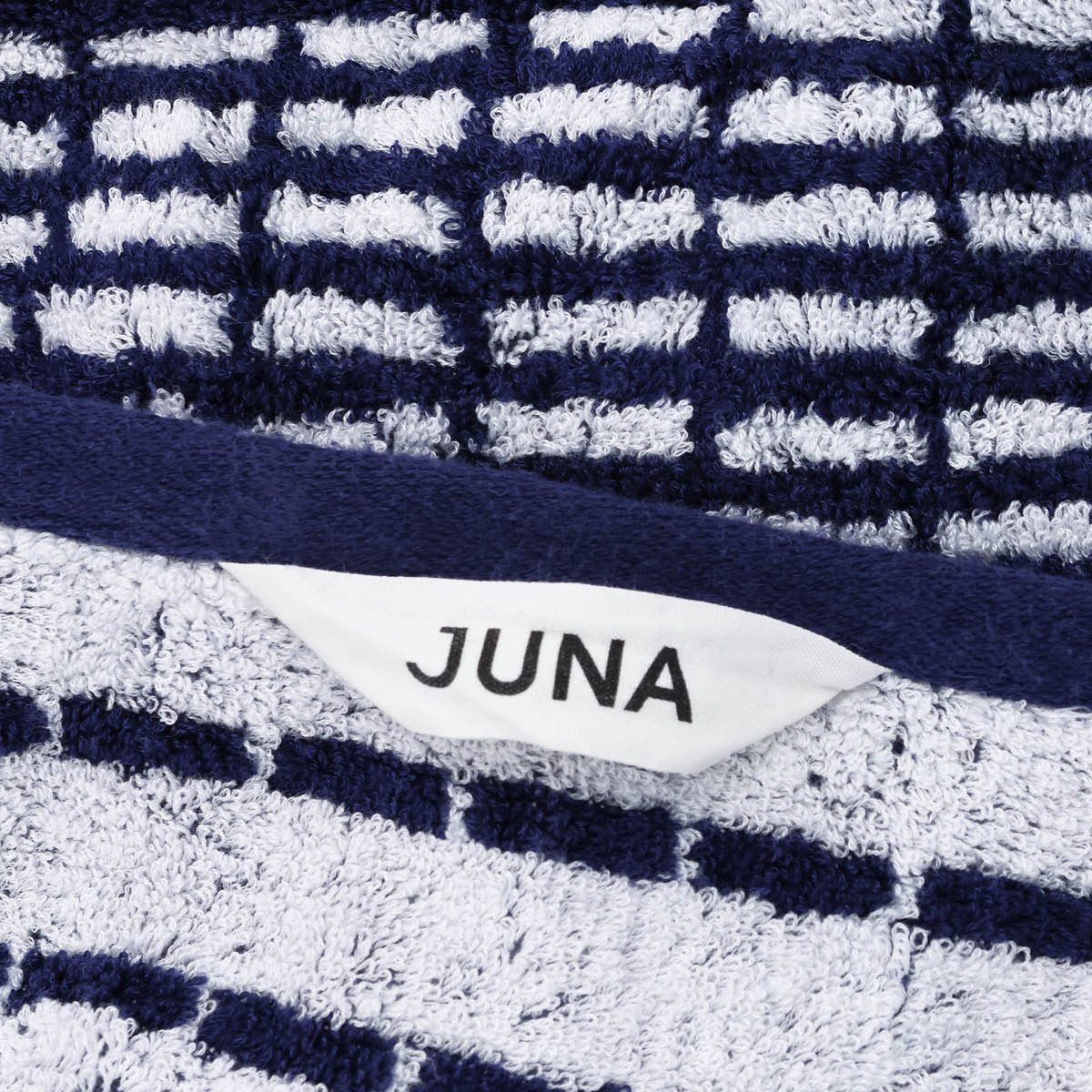 Juna Nuance handduk 70x140 cm mörkblå/vit