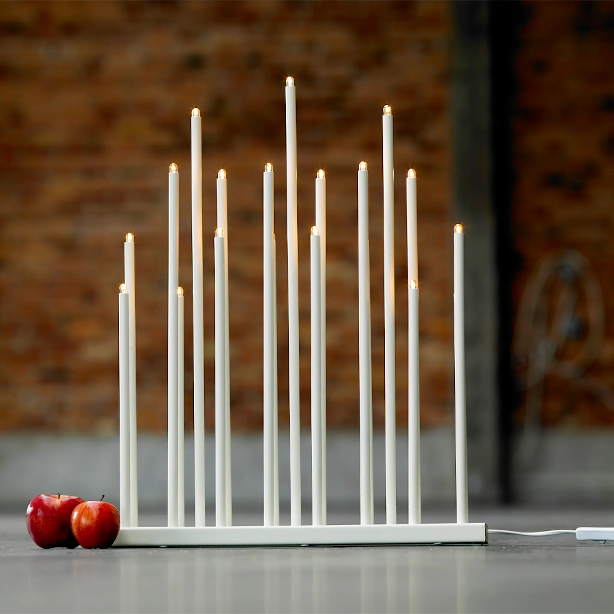 Smak Design Elflugan Adventsljusstake Grande 50x12,5 cm Vit