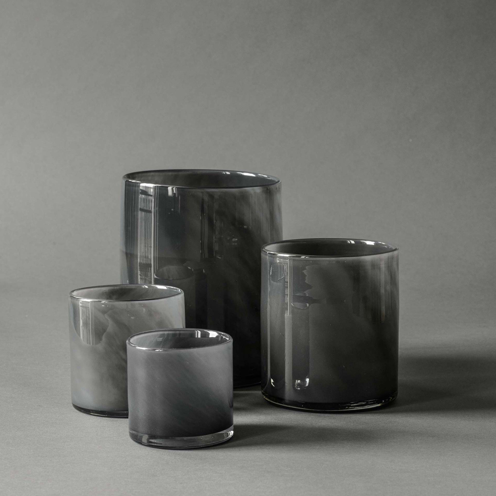 Tell Me More Lyrik lysholder glass 15x18 cm mørk grå