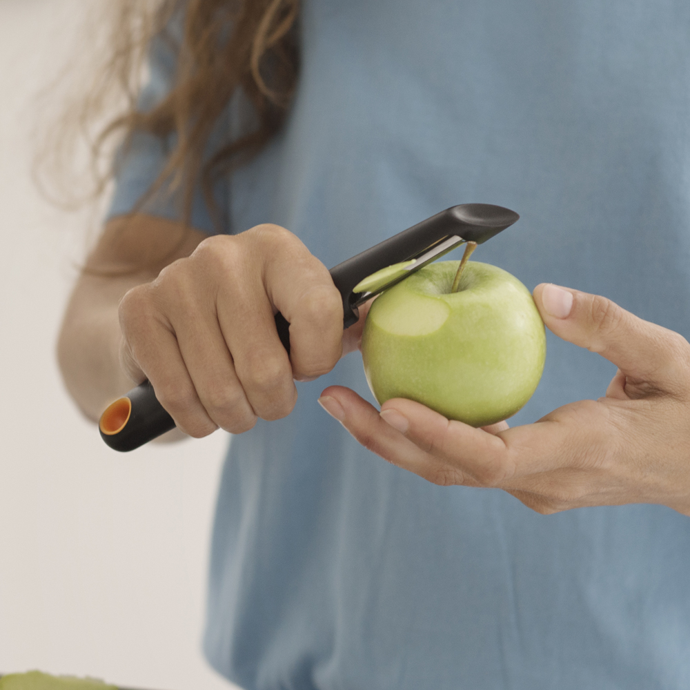 Fiskars Functional Form Potatisskalare Vickande blad