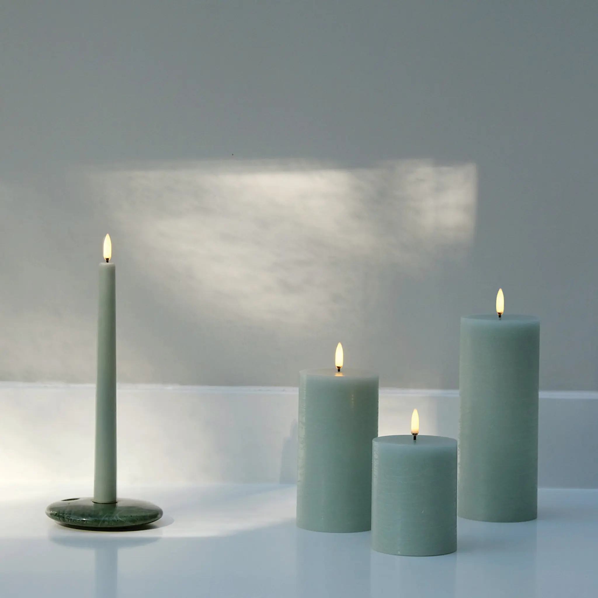 Uyuni Lighting Pillar LED Blockljus 7,8x20,3 cm Dusty Green