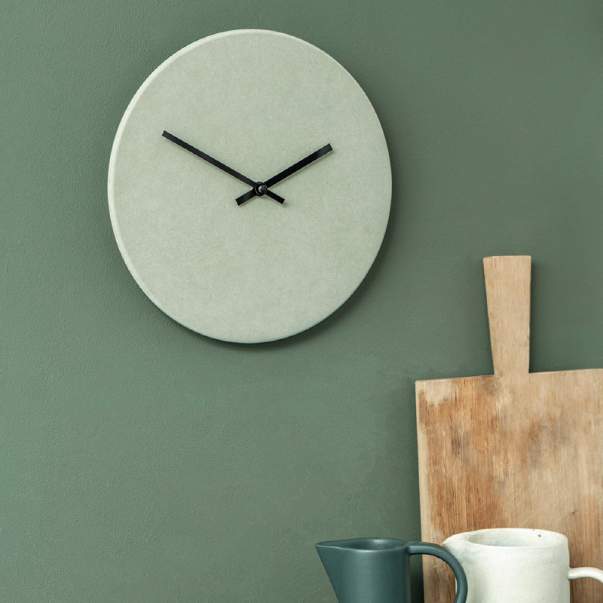 Hemverk Shape caqui Seinäkello 28 cm Kaki/Musta
