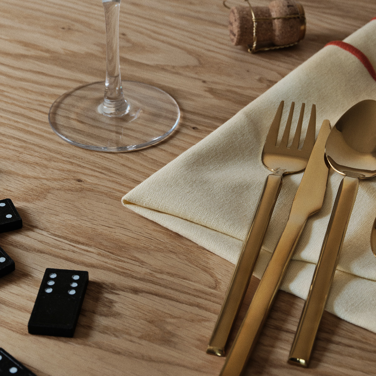 Broste Copenhagen Tvis Bestickset 16 delar rostfri Rosefärg