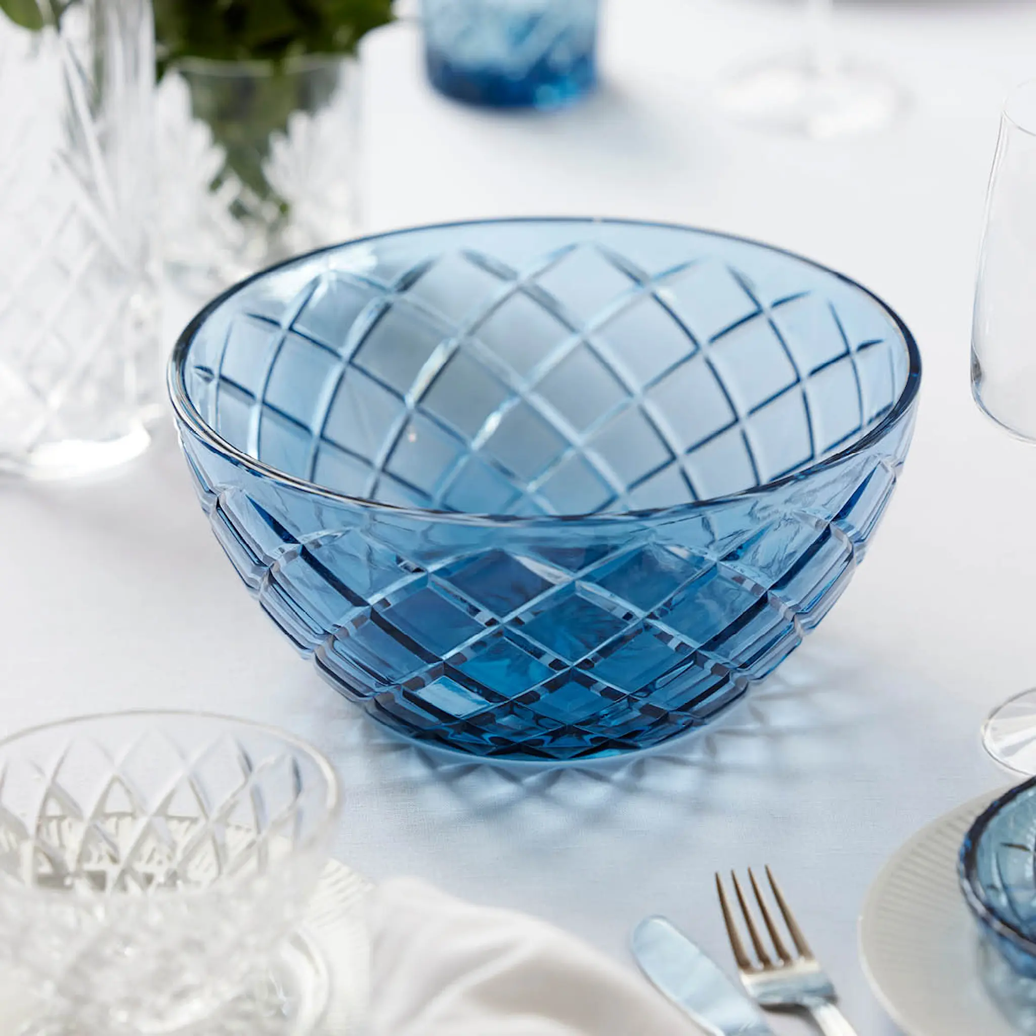 Lyngby Glas Sorrento salatskål 24 cm blå hover