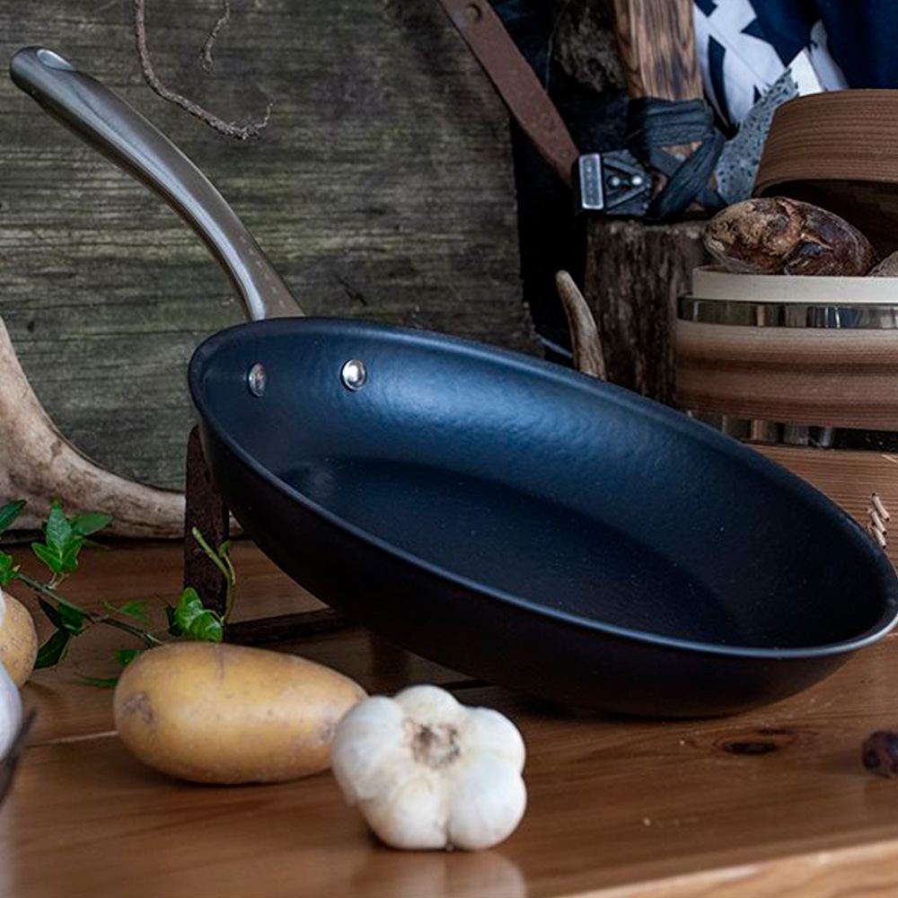 Satake Stekpanne 24 cm karbonstål