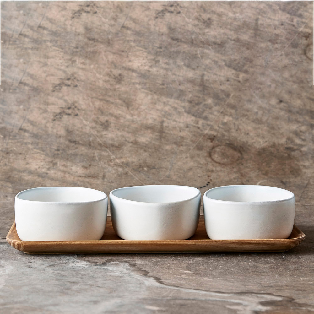 Aida RAW Organic 3 Skålar på teakträbräda Arctic White