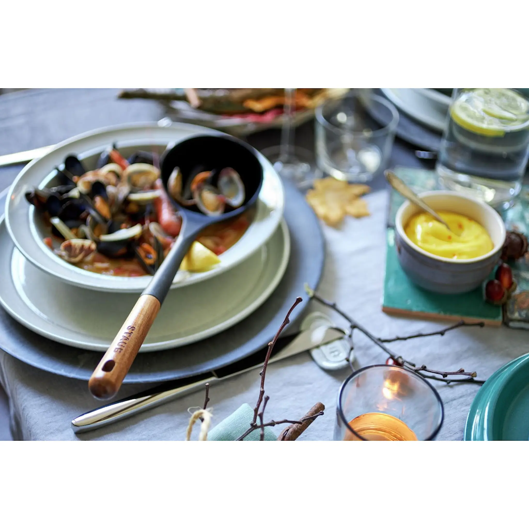 Staub Gadgets suppeøse 31 cm silikon/akasie