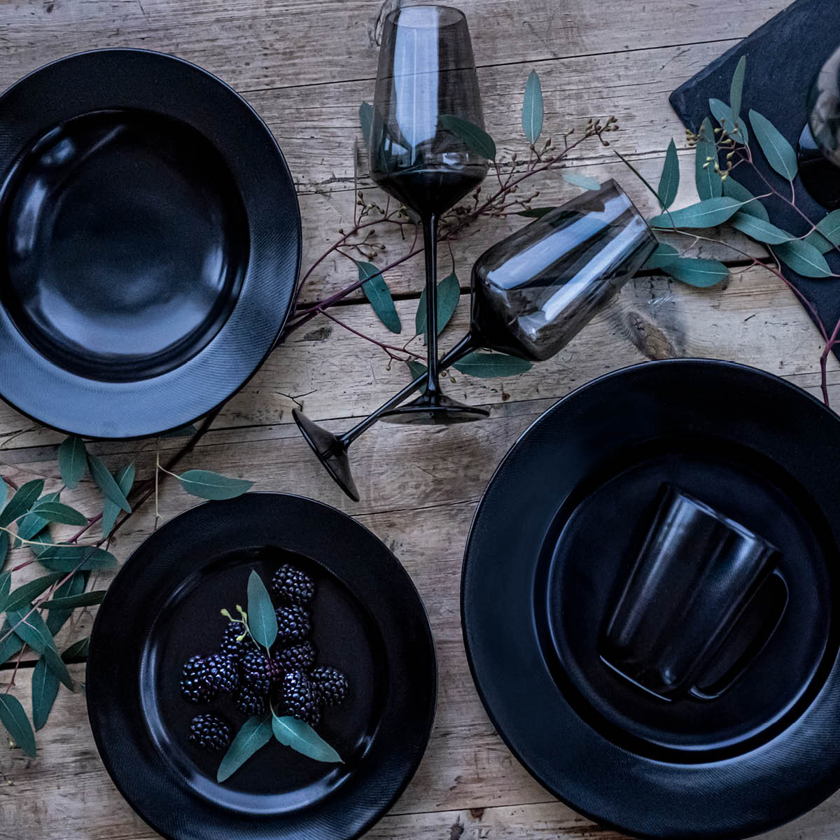 Magnor Noir asjett 22 cm svart