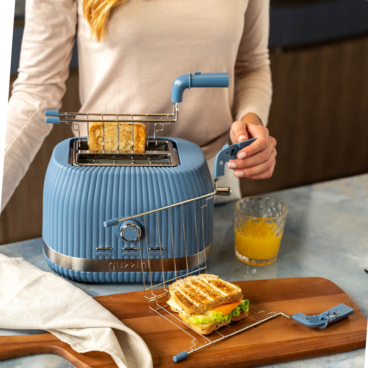 Guzzini Sous Chef brödrost 800W marinblå