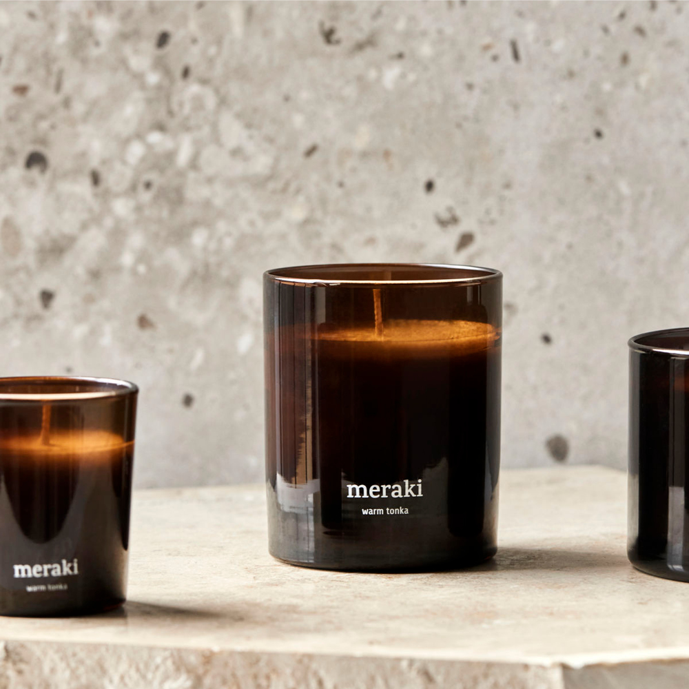 Meraki Doftljus warm tonka 9,5x8 cm brun