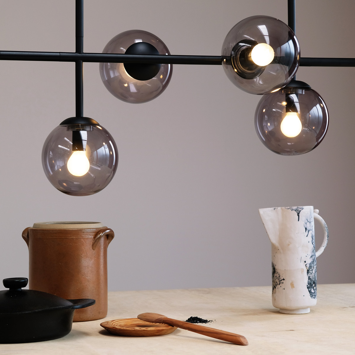 Dyberg Larsen COMO pendellampa 39 cm smoke/svart