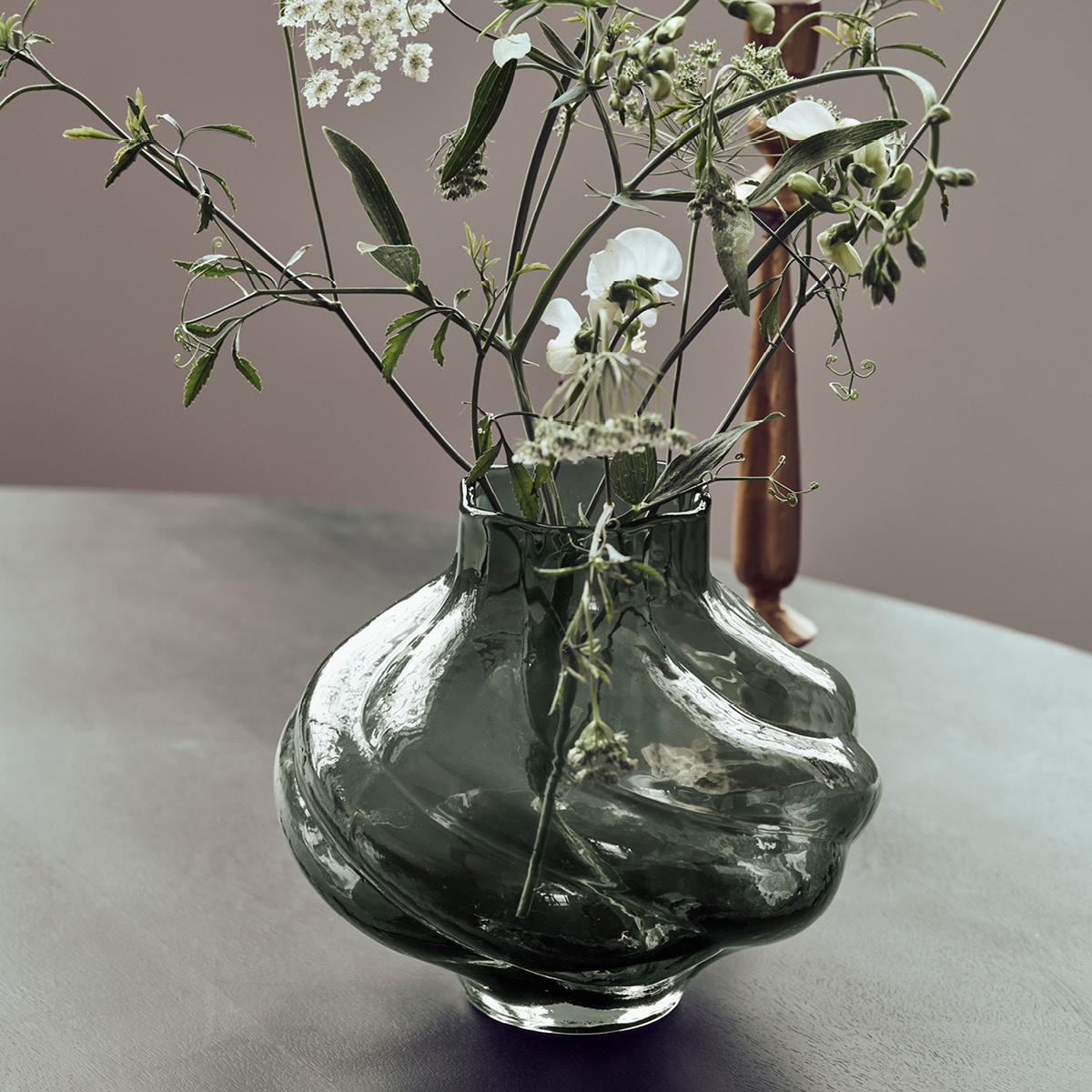 House Doctor Turn vase 20 cm røkt grå