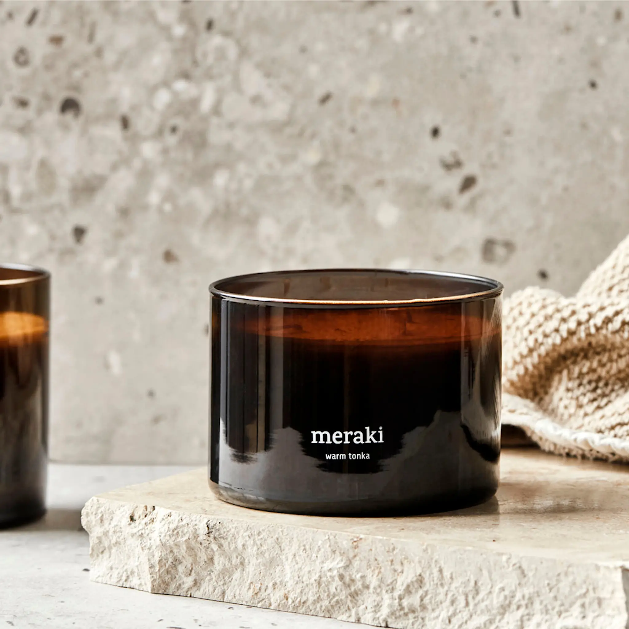Meraki Doftljus warm tonka 7,5x10 cm brun