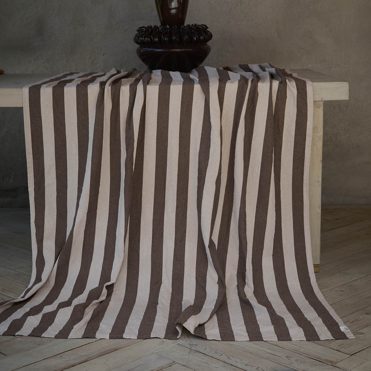 Fondaco Amalia bordsduk 140x300 cm nougat