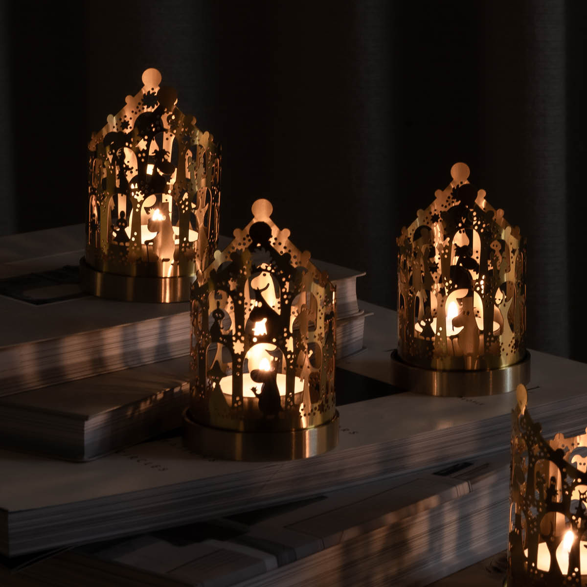 Skultuna Moomin x Skultuna ljuslykta Muminhuset 6x9 cm mässing