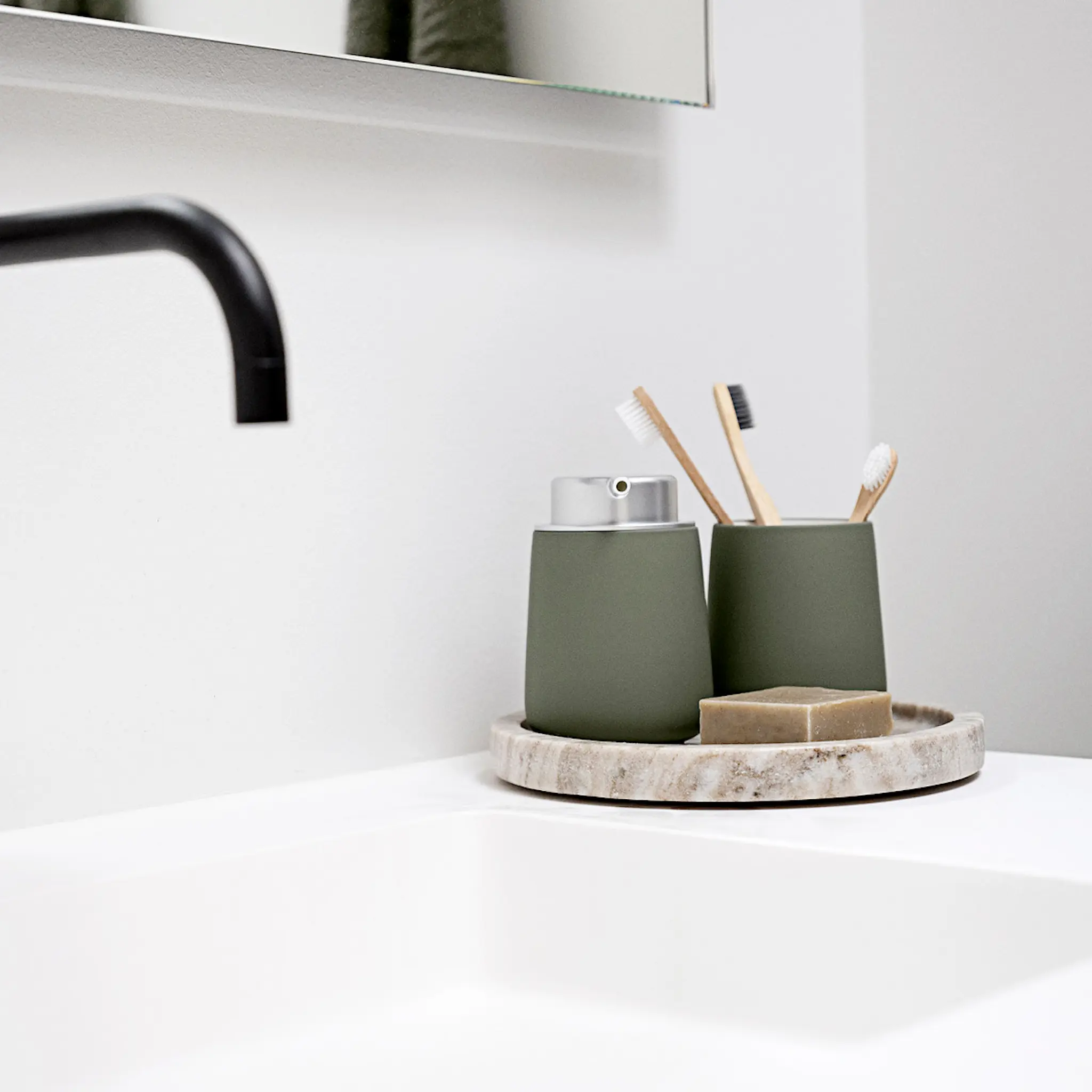 Zone Nova tvålpump 250 ml olive green