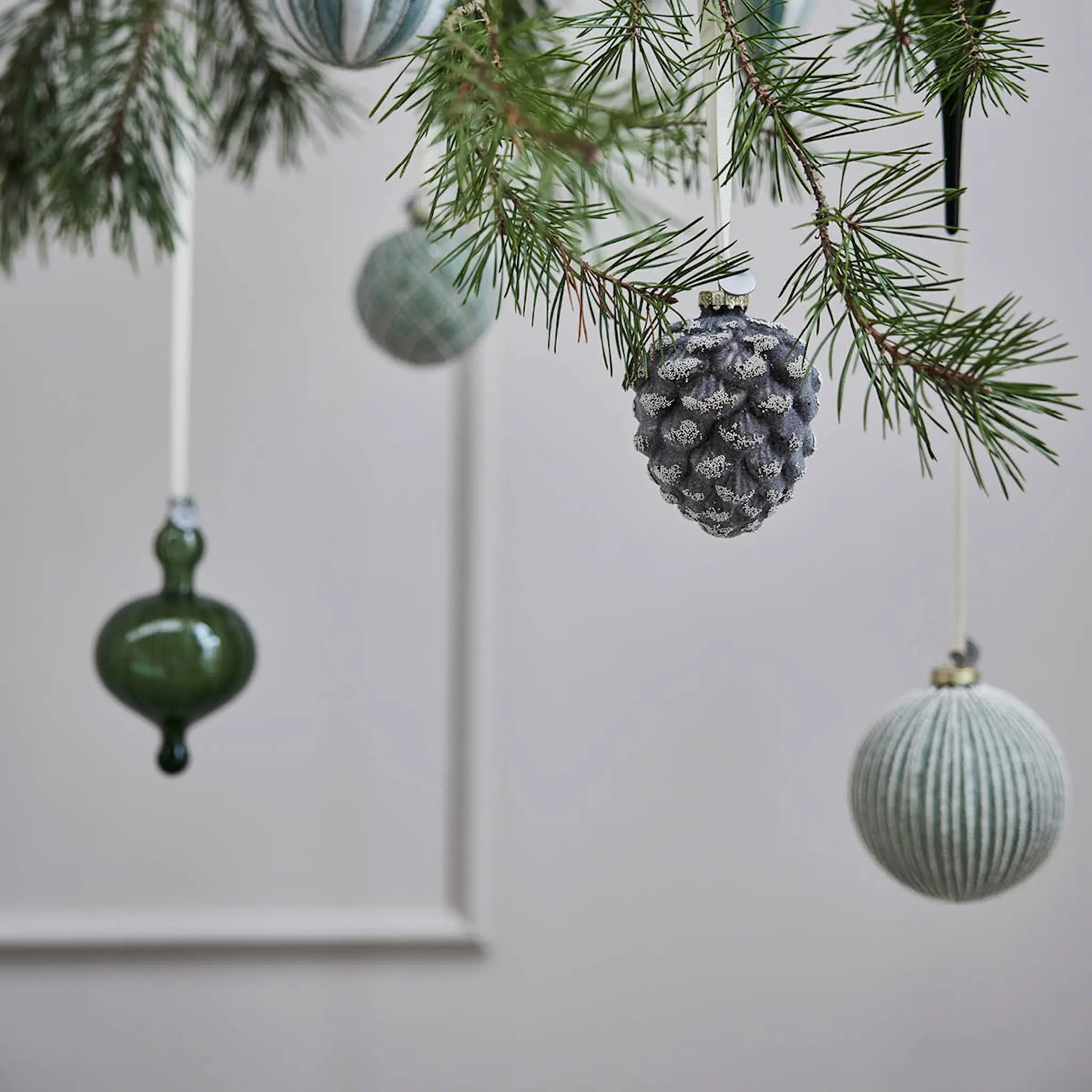 Lene Bjerre Glosille ornament julkula 14,5 cm grön