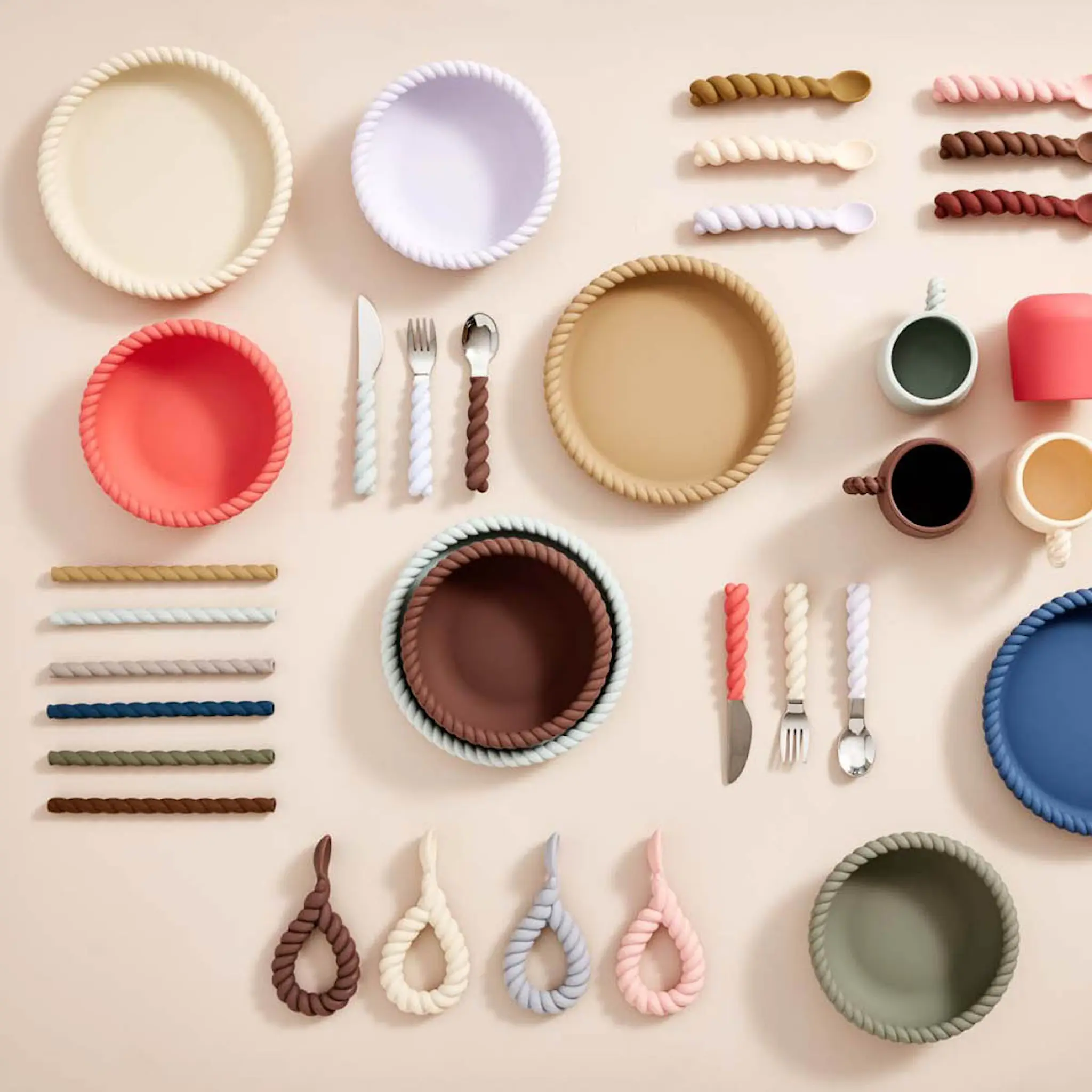 OYOY Mellow tallrik & skål silikon 18 cm Vanilla/Cherry Red