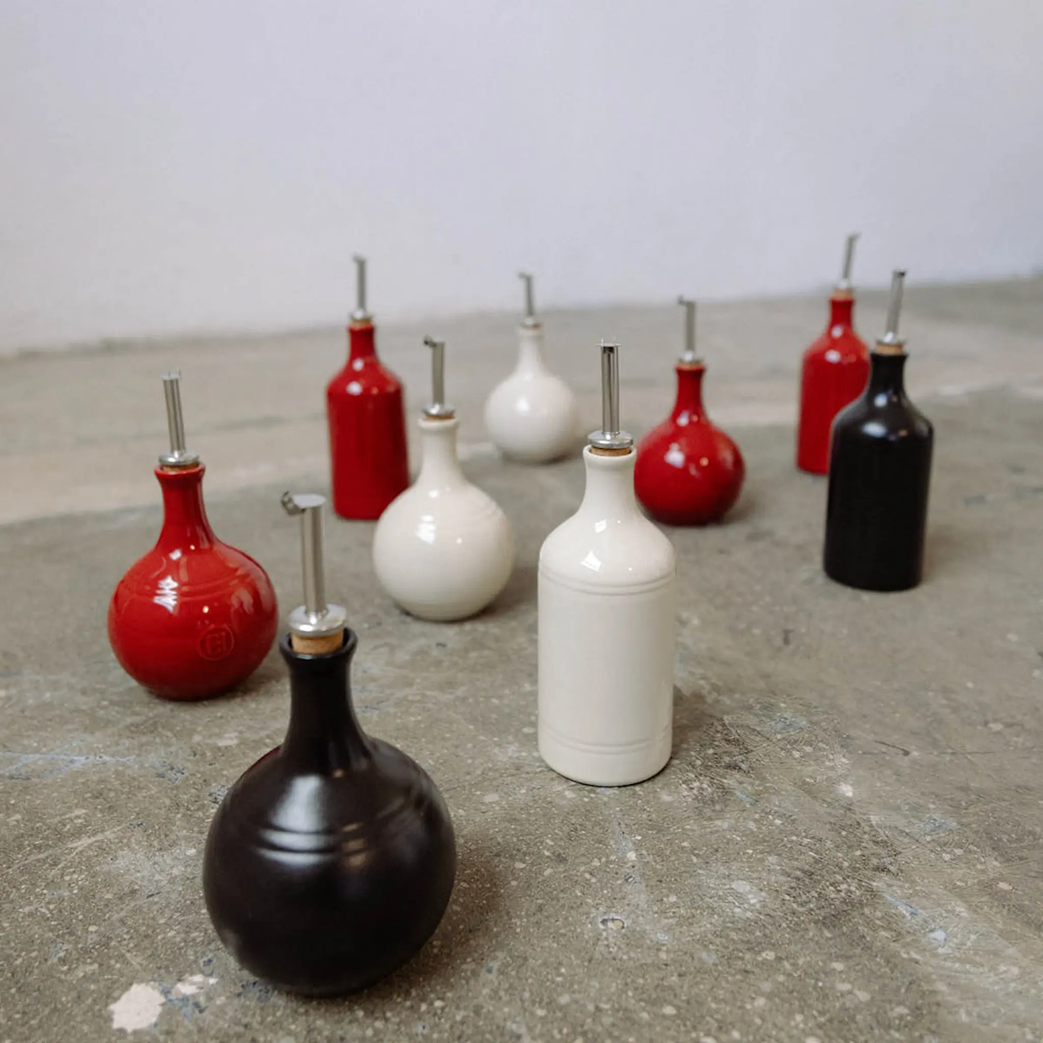 Emile Henry Flaska för olivolja 400 ml svart