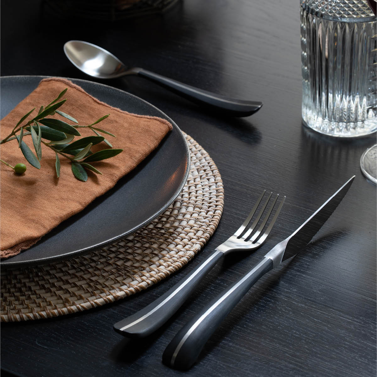 Robert Welch Contour Noir bestickset 24 delar svart/stål