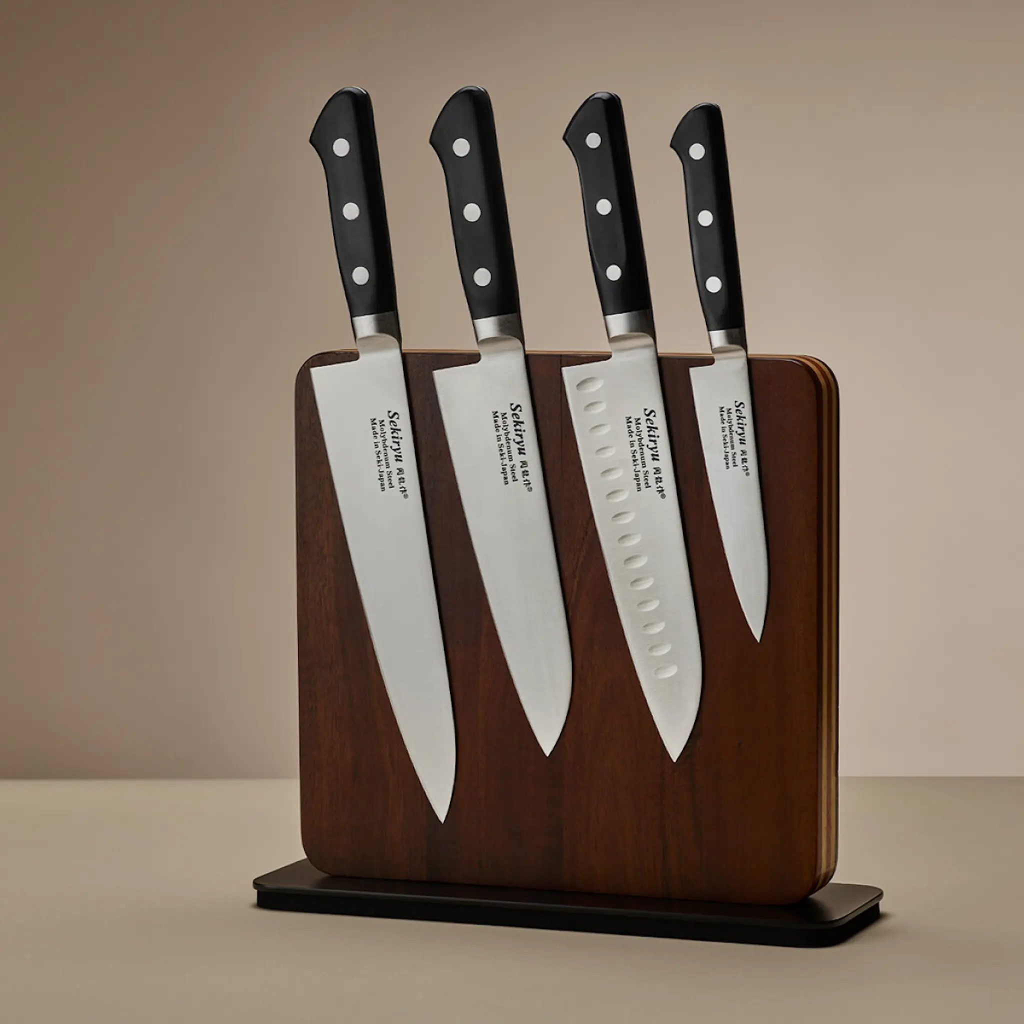 Sekiryu Master santokukniv med luftfickor 18 cm svart