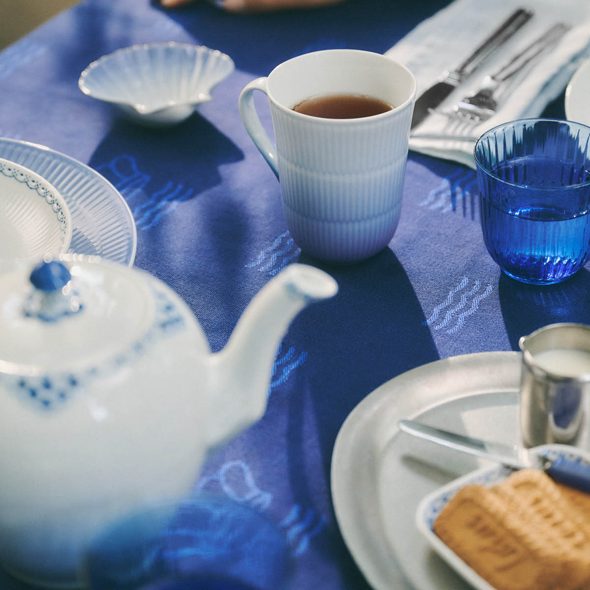 Royal Copenhagen Iris mugg 36 cl 2-pack blå