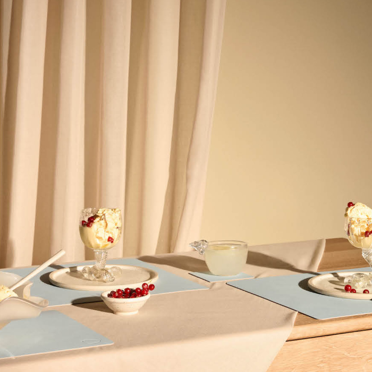 LIND DNA Square Nupo Lasinalunen 10x10 cm Soft Sky