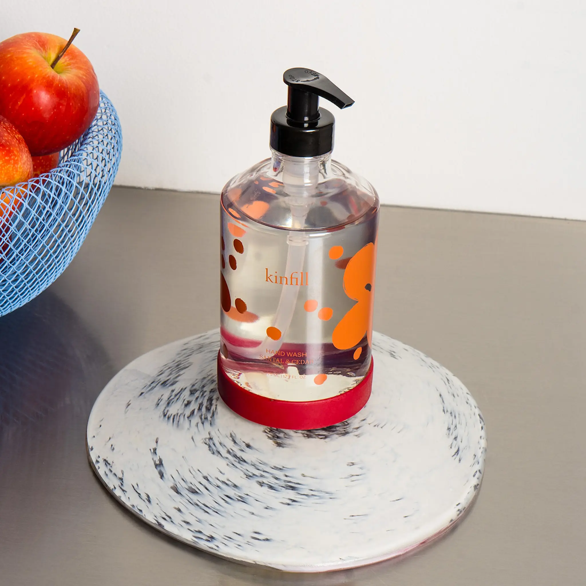 Kinfill Håndsåpe med glassdispenser 375 ml santal & cedar hover