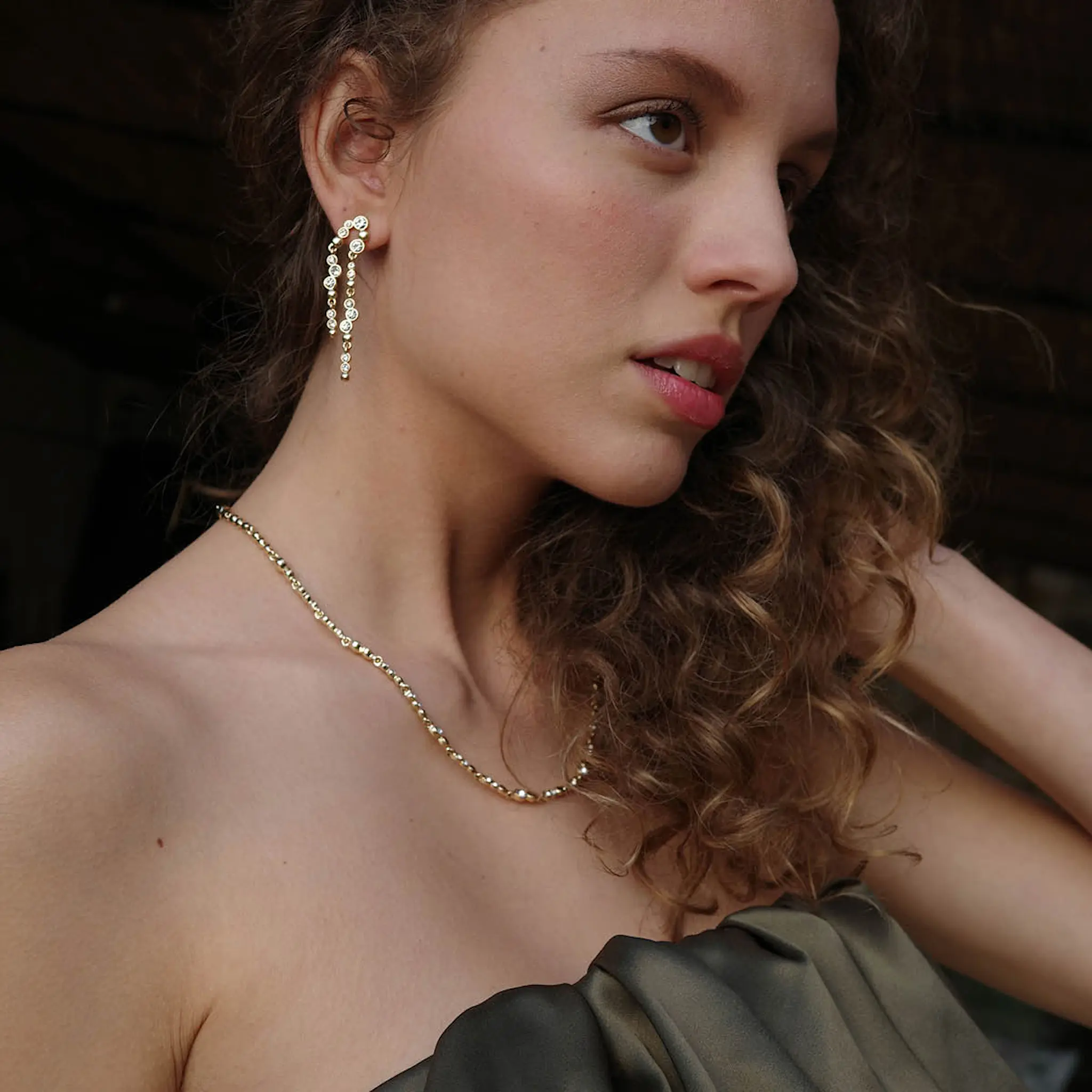 A&C Oslo AS Sweet Droplets halsband kort kristall guld