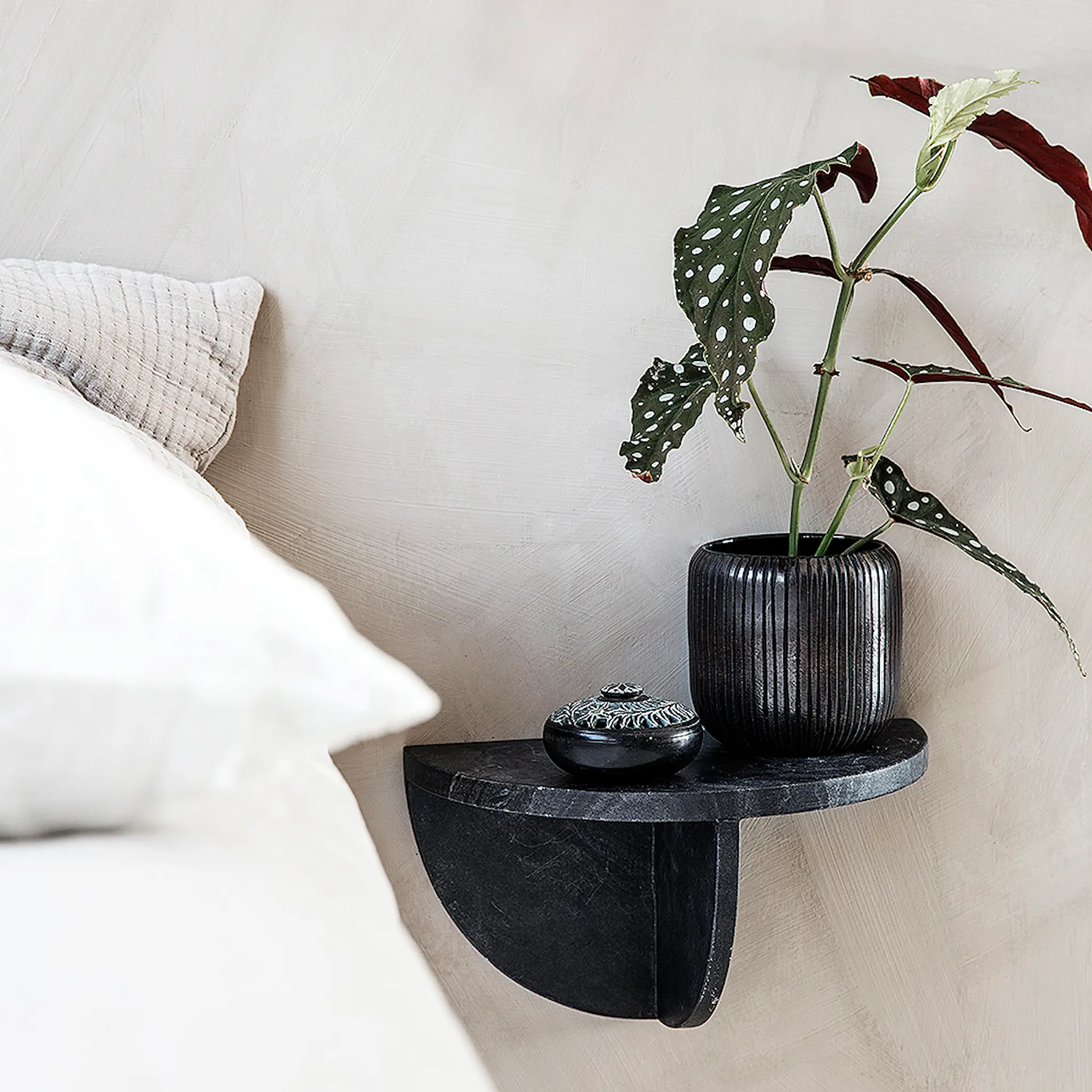 House Doctor Mega vägghylla i marmor 18x36 cm svart marmor