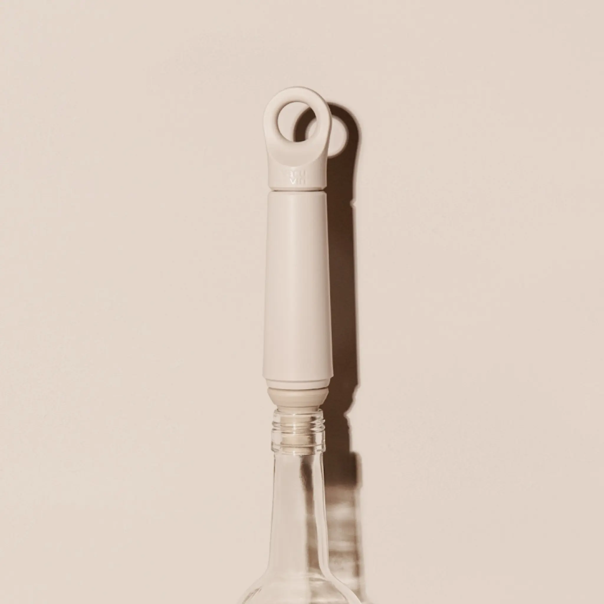 Vacu Vin Loop wine saver sand