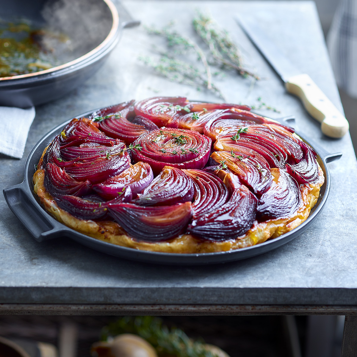 Emile Henry Tarte tatin ugnsform 2,2 L mörkgrå