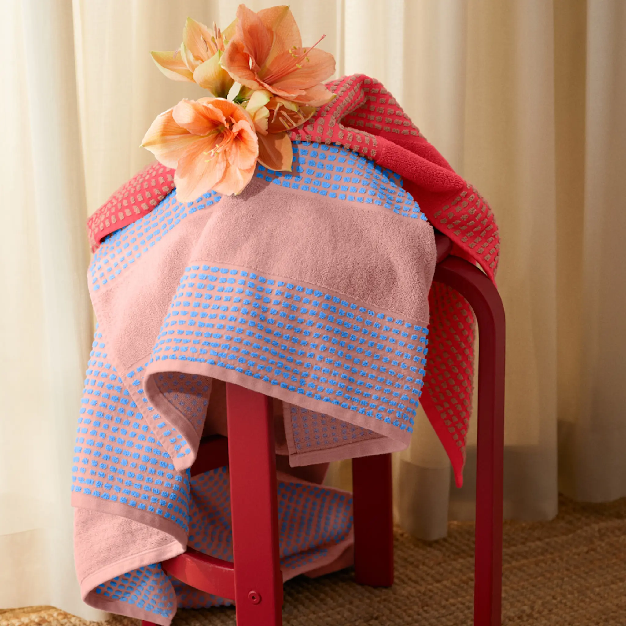 Juna Check Handduk 70x140 cm Röd/Sand