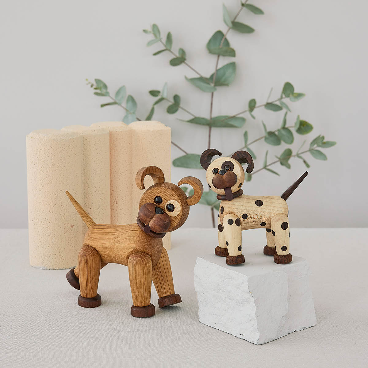 Spring Copenhagen Joy tredekorasjon hund 11 cm lønn