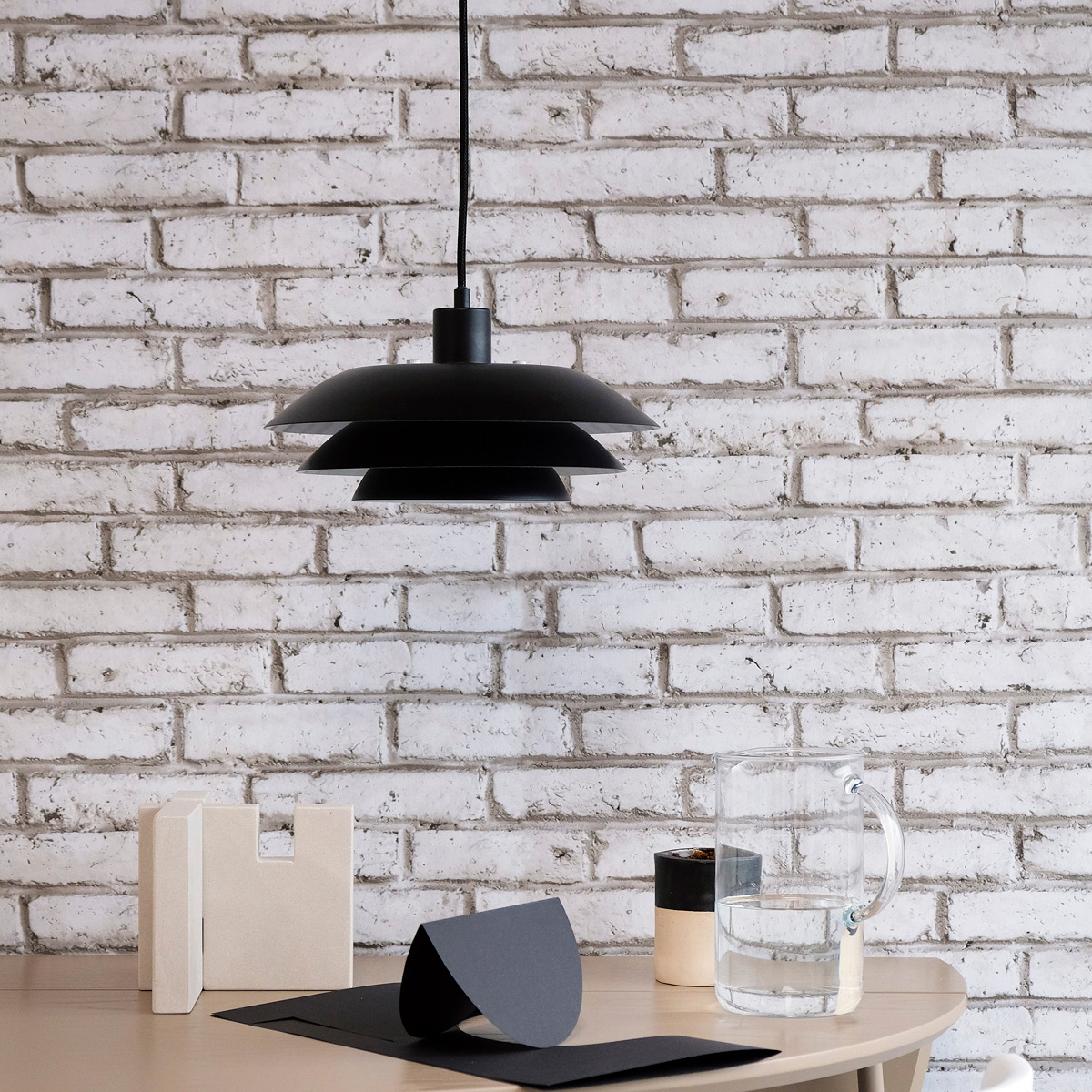 Dyberg Larsen DL31 Kattovalaisin 15 cm Musta