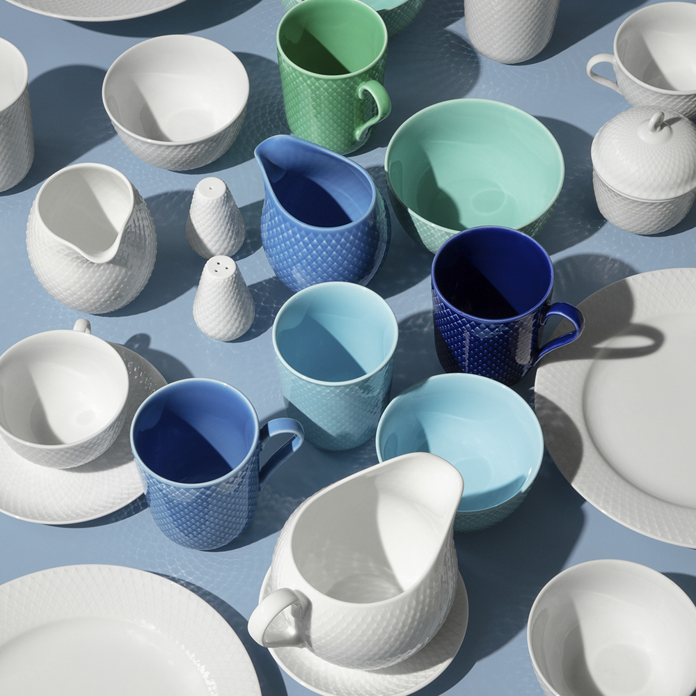 Lyngby Porcelæn Rhombe Color Muki korvalla 33 cl Tummansininen
