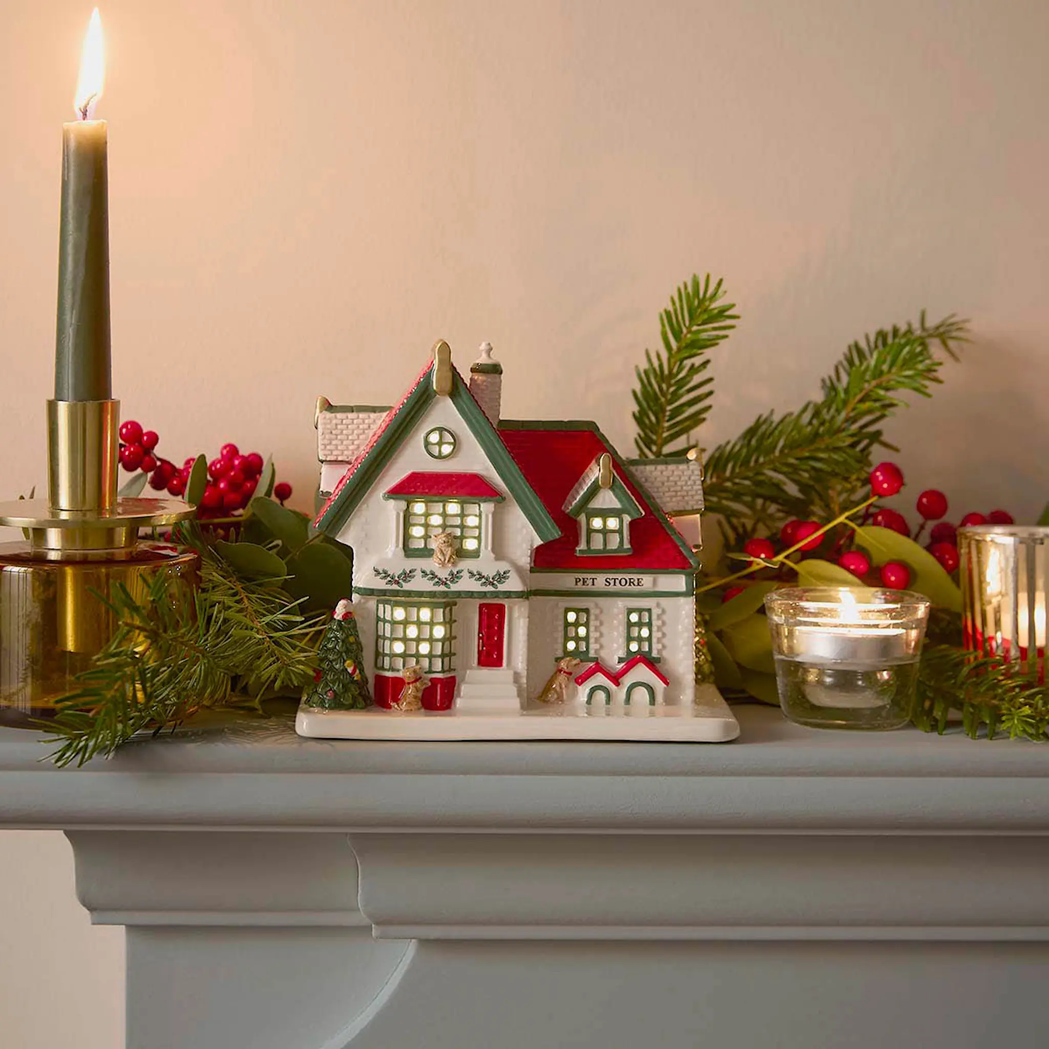 Spode Christmas Tree Village dyrebutikk med LED