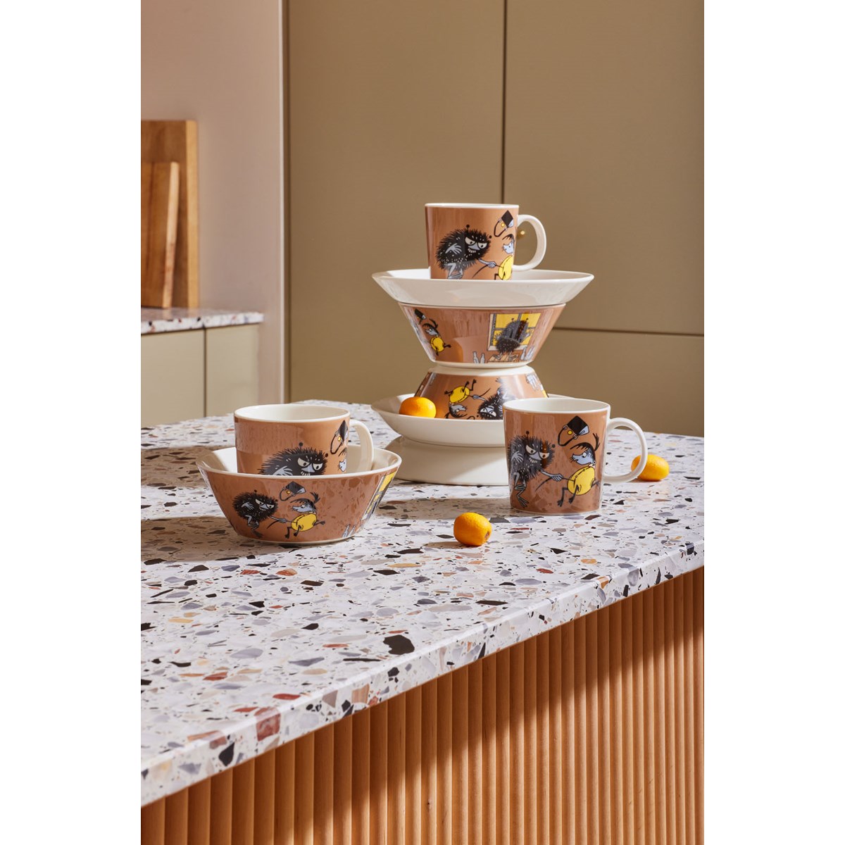 Moomin Arabia Frokostbolle 15 cm Stinky i aksjon