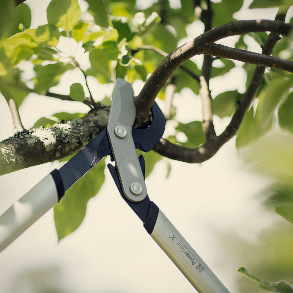 Fiskars PowerGear™ röjningstång grentång sidoskär M LX94 68,5 cm orange/svart