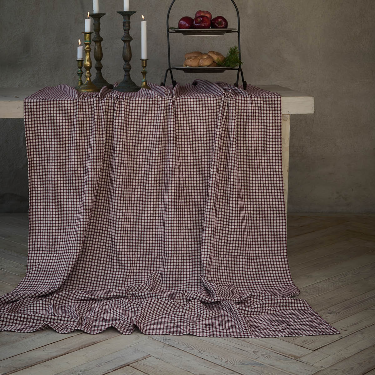 Fondaco Mette bordduk 140x280 cm vinrød