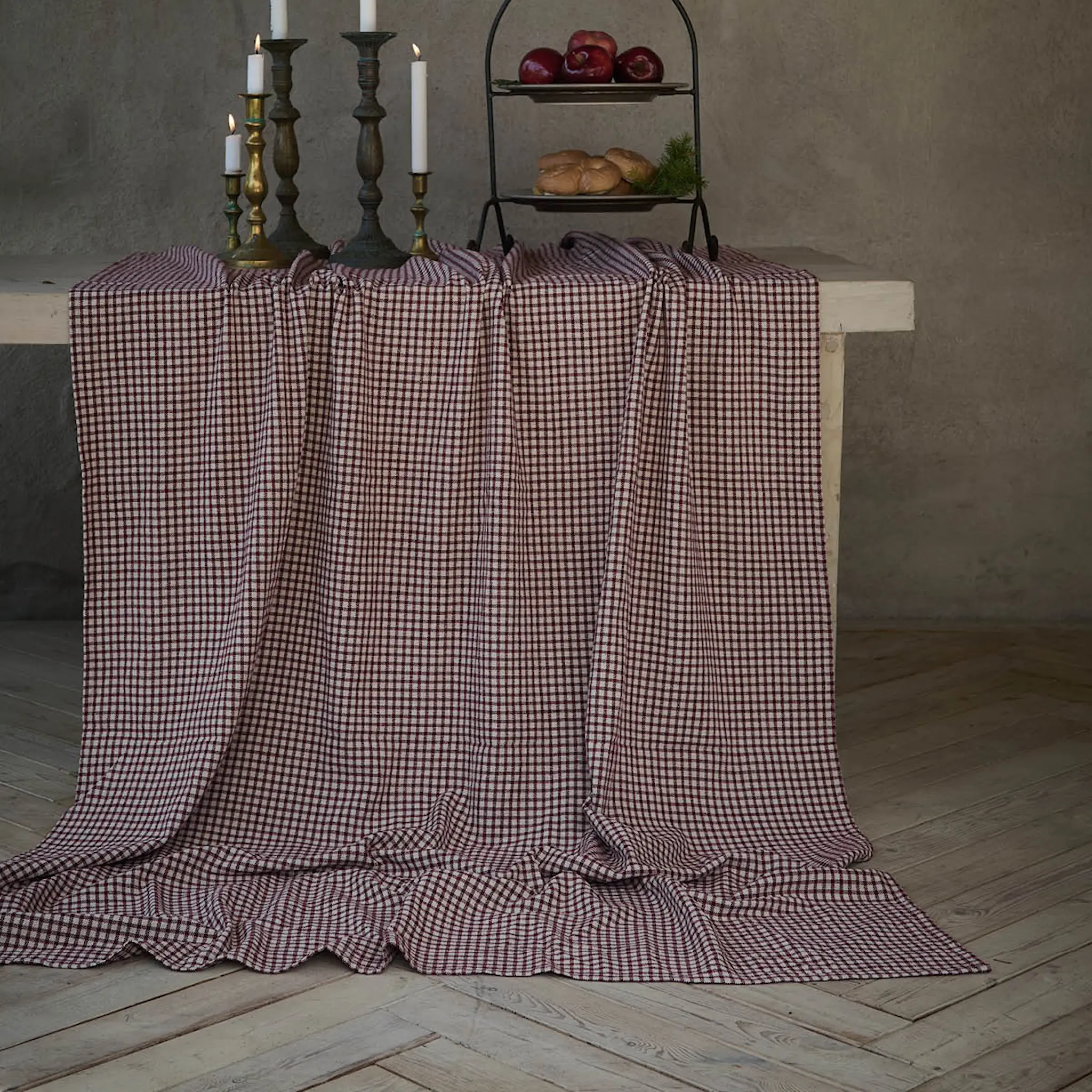 Fondaco Mette bordduk 140x280 cm vinrød