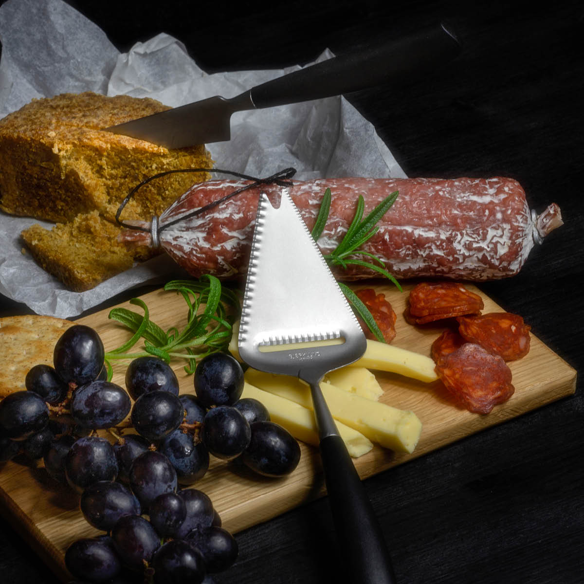 Bjørklund Amitto Jälkiruokajuustohöylä 24 cm Musta