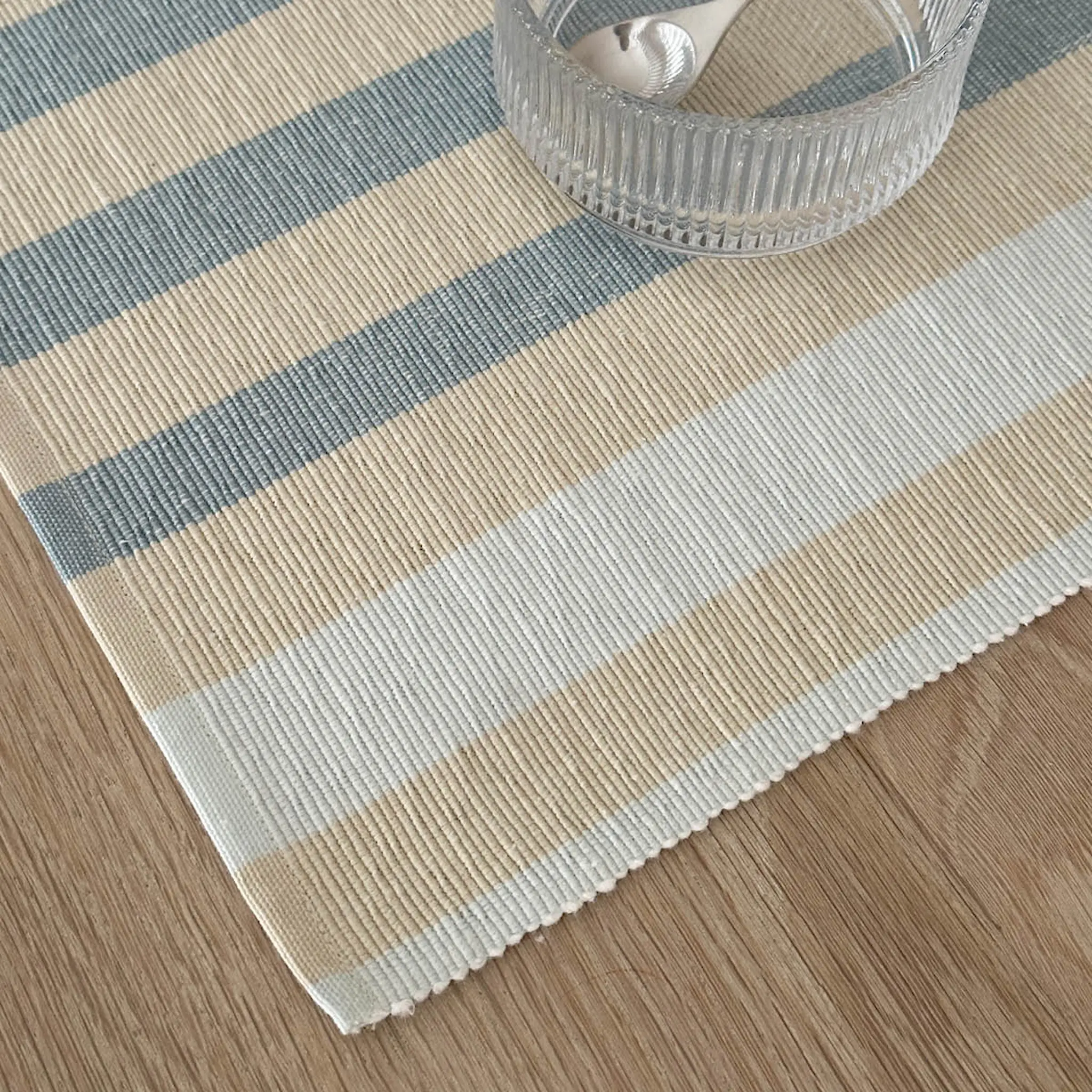 Stelton Vibeke Klint pöytätabletti leveä viiva 33x48 cm sininen